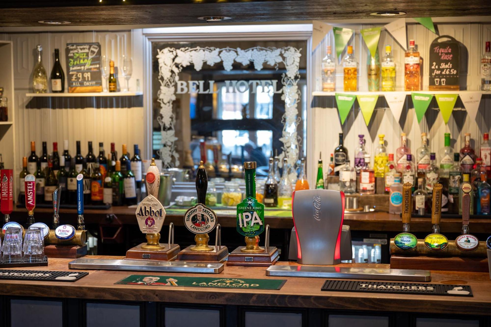 Bell Hotel By Greene King Inns テュークスベリー エクステリア 写真