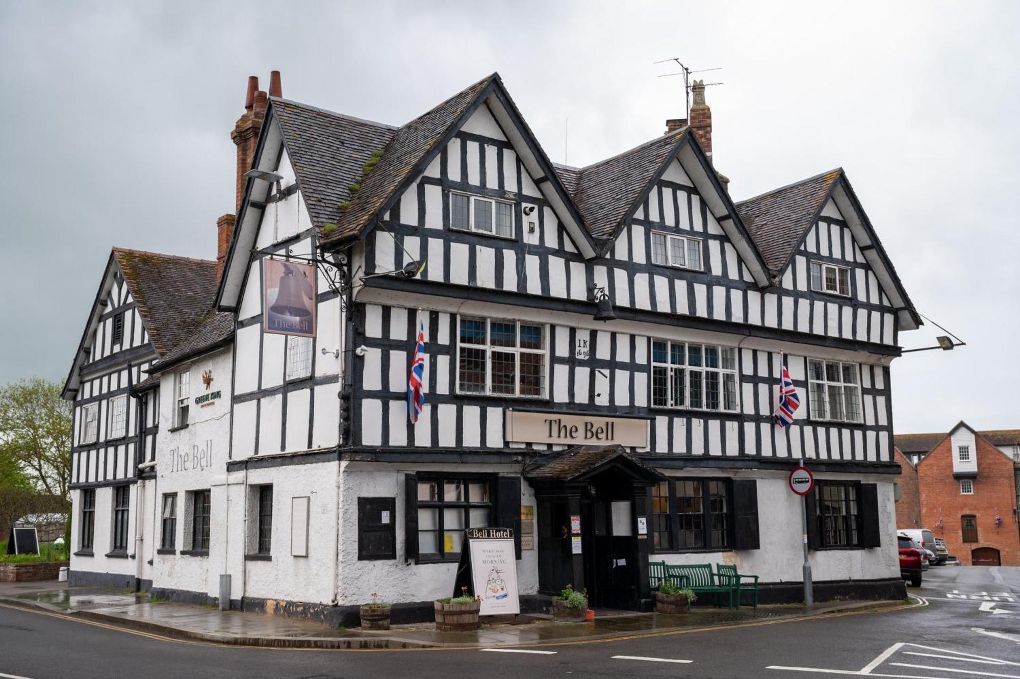 Bell Hotel By Greene King Inns テュークスベリー エクステリア 写真