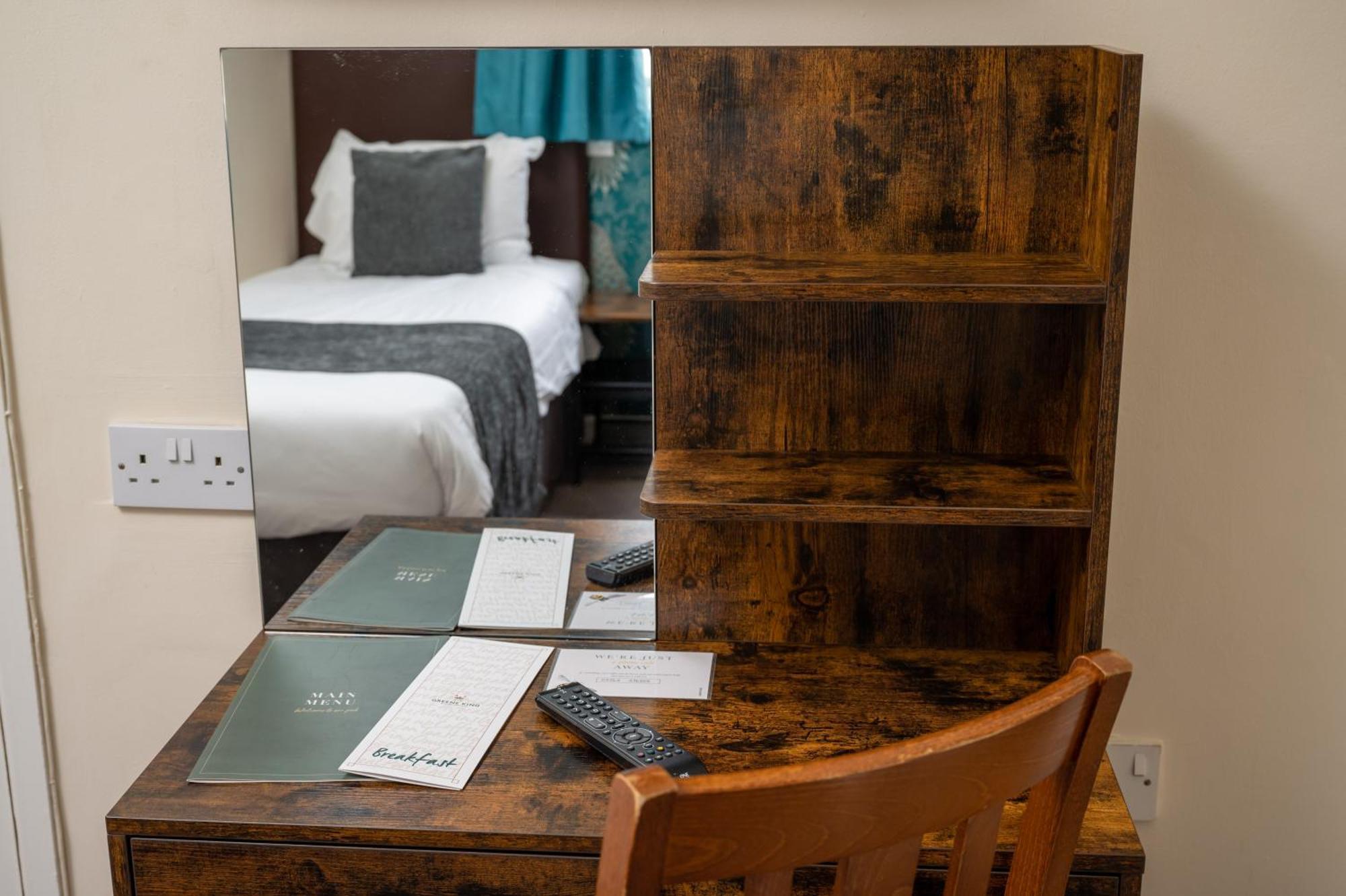 Bell Hotel By Greene King Inns テュークスベリー エクステリア 写真